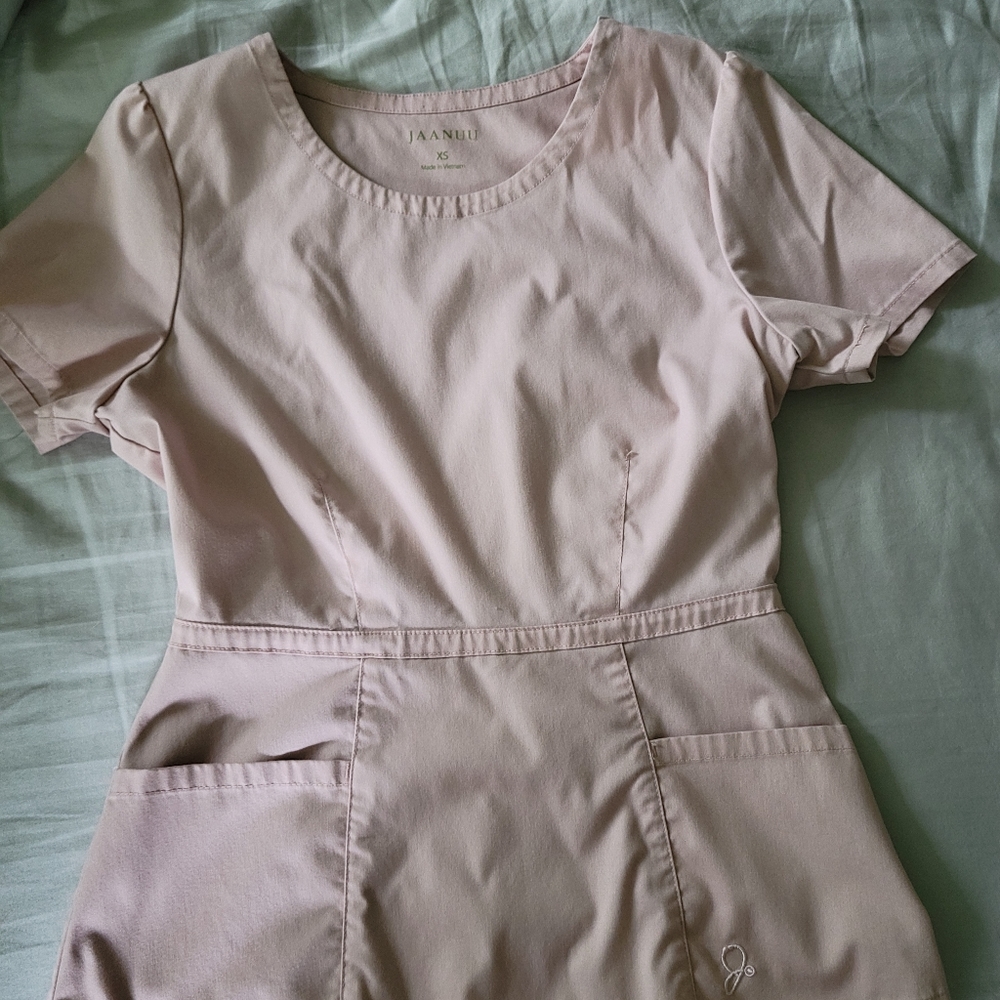 Jaanuu scrubs